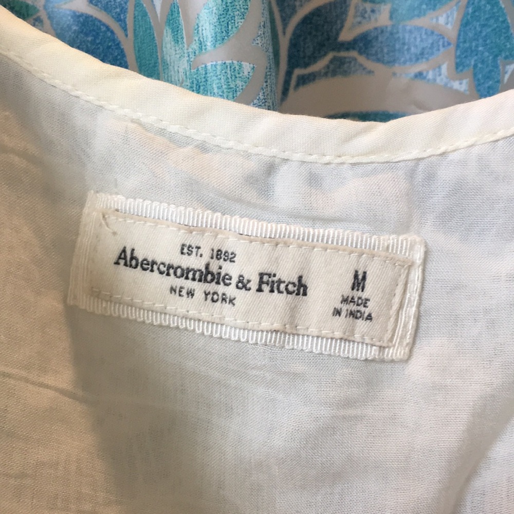 Abercrombie and Fitch white lace top - Picture 3 of 4